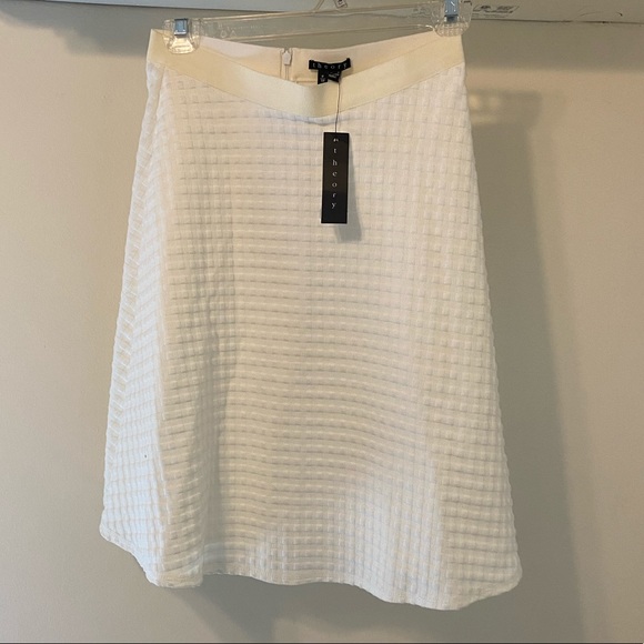 Size P, Theory a-line skirt - Picture 1 of 2